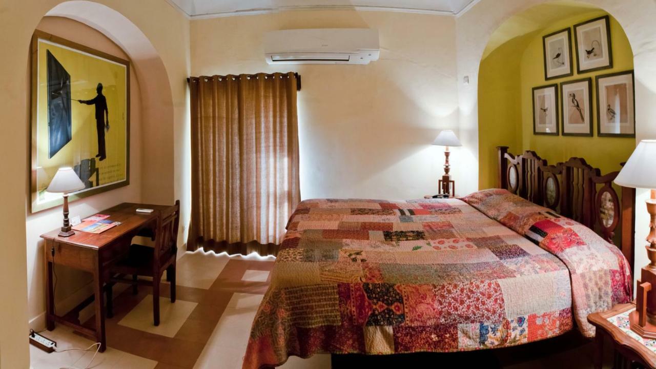 होटल Neemrana's - Palace